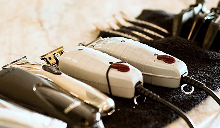 andis t outliner "width =" 700 "height =" 410 "srcset =" https://coiffure-romanyck.fr/wp-content/uploads/2019/03/andis-t-outliner.jpg 700w, https: // beardresource. com / wp-content / uploads / 2018/12 / andis-t-outliner-300x176.jpg 300w, https://beardresource.com/wp-content/uploads/2018/12/andis-t-outliner-696x408.jpg 696w "tailles =" (largeur maximale: 700px) 100vw, 700px